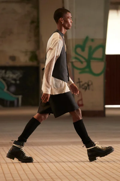 Look 3